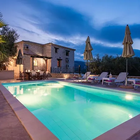 فندق مبيت وإفطار Luxury Mouzaki