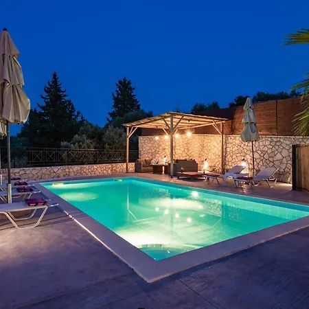 فندق مبيت وإفطار Luxury Mouzaki