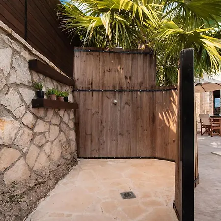 Bed & Breakfast Luxury Mouzaki Laganas