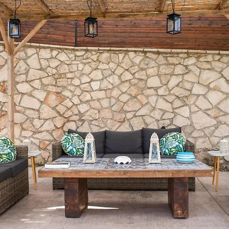 Luxury Mouzaki Bed & Breakfast *