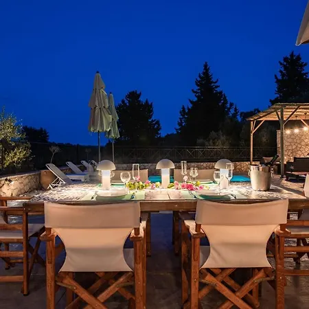Bed & Breakfast Luxury Mouzaki