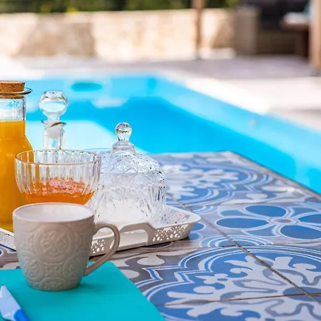 Bed & Breakfast Luxury Mouzaki *
